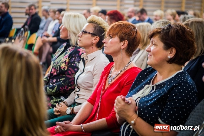 Zdjęcie w galerii na portalu naszraciborz.pl: Miejskie obchody Dnia Edukacji Narodowej. Prezydent wręczył nagrody i wyr&oacute;żnienia wiadomości z regionu