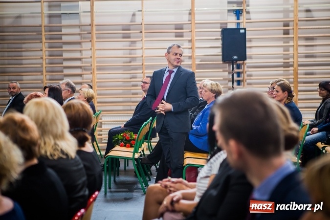 Zdjęcie w galerii na portalu naszraciborz.pl: Miejskie obchody Dnia Edukacji Narodowej. Prezydent wręczył nagrody i wyr&oacute;żnienia wiadomości z regionu