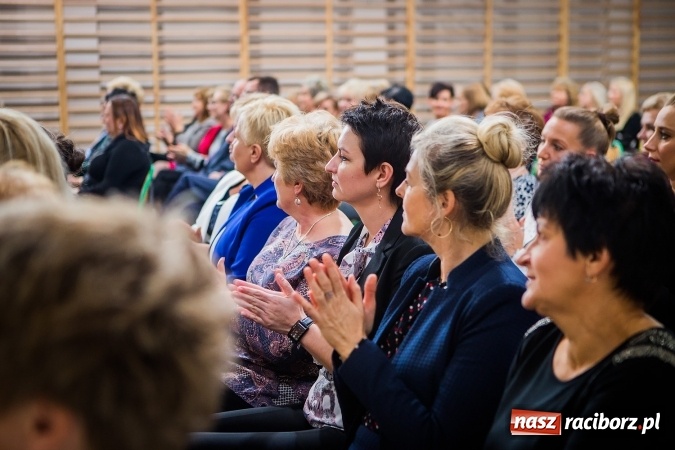 Zdjęcie w galerii na portalu naszraciborz.pl: Miejskie obchody Dnia Edukacji Narodowej. Prezydent wręczył nagrody i wyr&oacute;żnienia wiadomości z regionu
