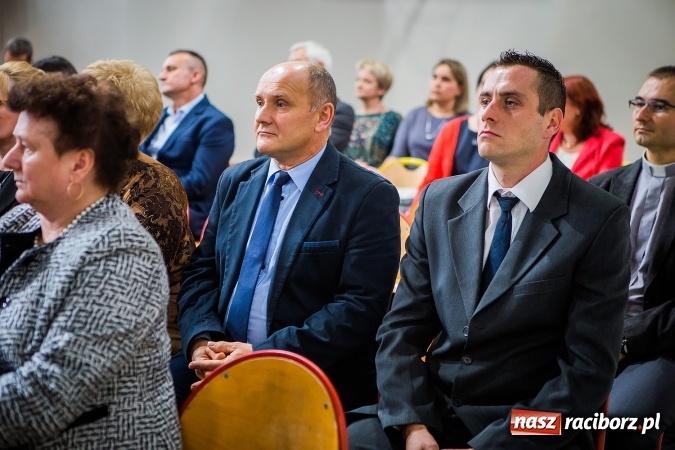 Zdjęcie w galerii na portalu naszraciborz.pl: Miejskie obchody Dnia Edukacji Narodowej. Prezydent wręczył nagrody i wyr&oacute;żnienia wiadomości z regionu