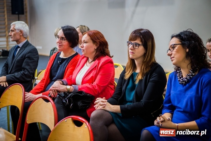 Zdjęcie w galerii na portalu naszraciborz.pl: Miejskie obchody Dnia Edukacji Narodowej. Prezydent wręczył nagrody i wyr&oacute;żnienia wiadomości z regionu