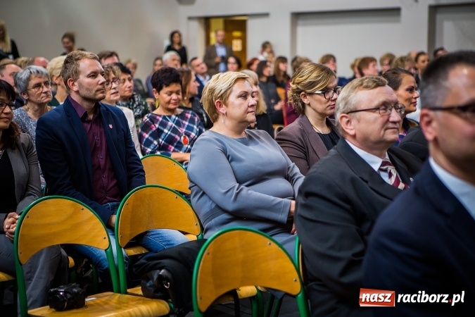 Zdjęcie w galerii na portalu naszraciborz.pl: Miejskie obchody Dnia Edukacji Narodowej. Prezydent wręczył nagrody i wyr&oacute;żnienia wiadomości z regionu