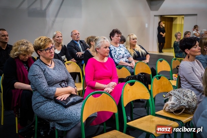 Zdjęcie w galerii na portalu naszraciborz.pl: Miejskie obchody Dnia Edukacji Narodowej. Prezydent wręczył nagrody i wyr&oacute;żnienia wiadomości z regionu