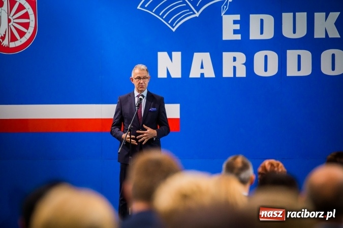 Zdjęcie w galerii na portalu naszraciborz.pl: Miejskie obchody Dnia Edukacji Narodowej. Prezydent wręczył nagrody i wyr&oacute;żnienia wiadomości z regionu