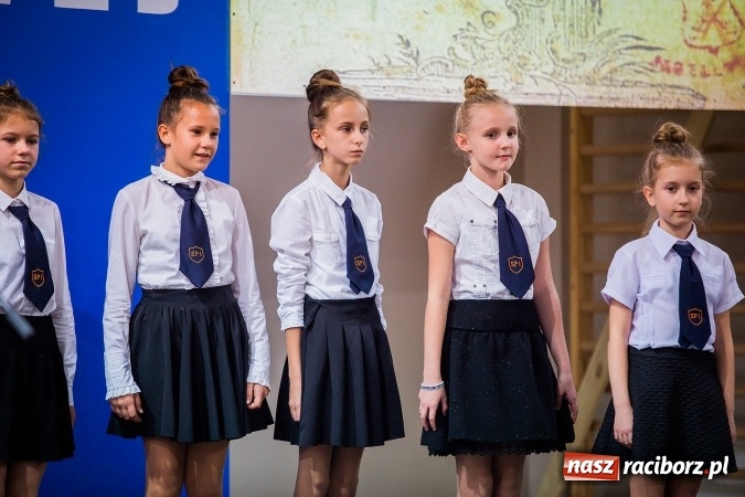 Zdjęcie w galerii na portalu naszraciborz.pl: Miejskie obchody Dnia Edukacji Narodowej. Prezydent wręczył nagrody i wyr&oacute;żnienia wiadomości z regionu