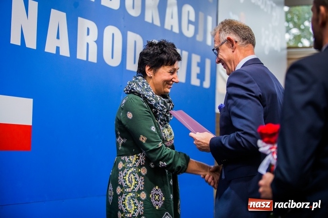 Zdjęcie w galerii na portalu naszraciborz.pl: Miejskie obchody Dnia Edukacji Narodowej. Prezydent wręczył nagrody i wyr&oacute;żnienia wiadomości z regionu