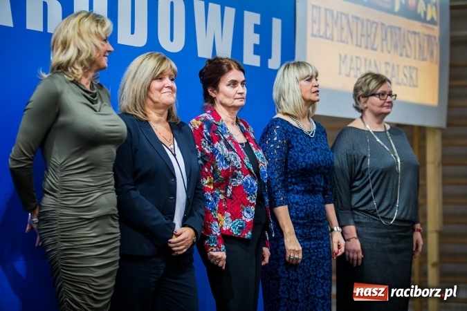 Zdjęcie w galerii na portalu naszraciborz.pl: Miejskie obchody Dnia Edukacji Narodowej. Prezydent wręczył nagrody i wyr&oacute;żnienia wiadomości z regionu