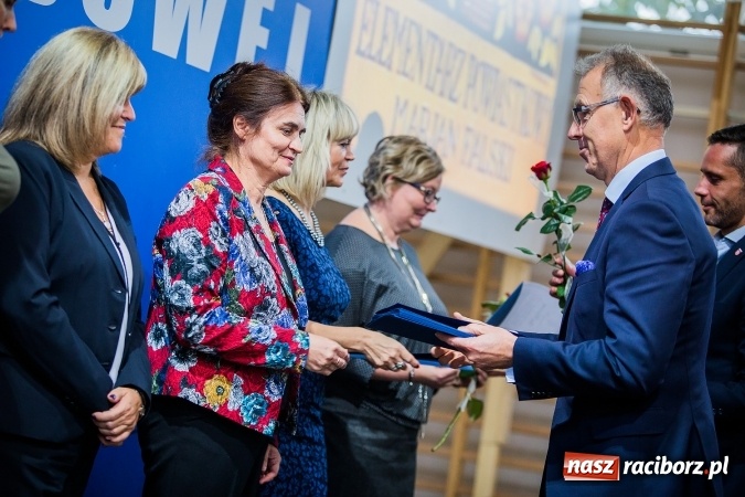 Zdjęcie w galerii na portalu naszraciborz.pl: Miejskie obchody Dnia Edukacji Narodowej. Prezydent wręczył nagrody i wyr&oacute;żnienia wiadomości z regionu