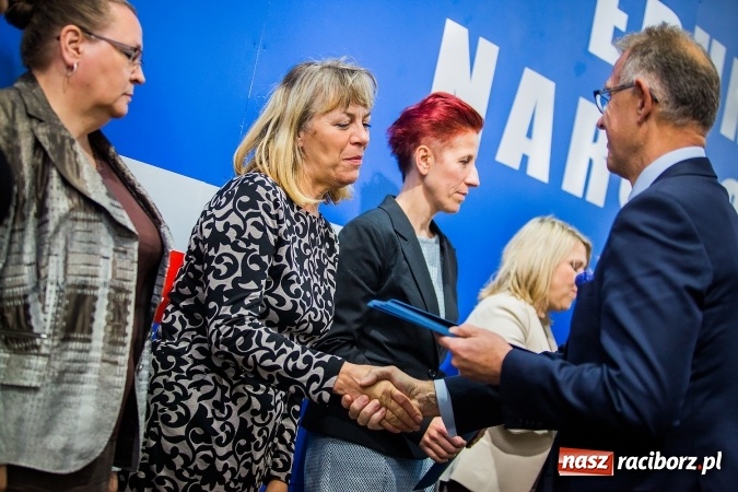 Zdjęcie w galerii na portalu naszraciborz.pl: Miejskie obchody Dnia Edukacji Narodowej. Prezydent wręczył nagrody i wyr&oacute;żnienia wiadomości z regionu