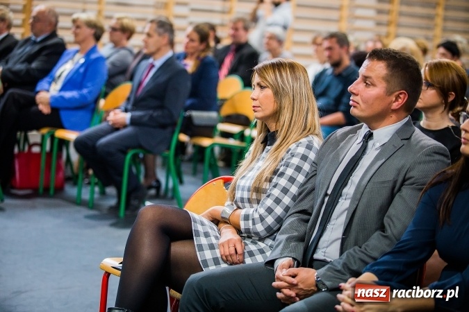 Zdjęcie w galerii na portalu naszraciborz.pl: Miejskie obchody Dnia Edukacji Narodowej. Prezydent wręczył nagrody i wyr&oacute;żnienia wiadomości z regionu