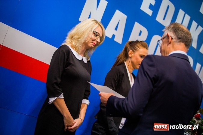 Zdjęcie w galerii na portalu naszraciborz.pl: Miejskie obchody Dnia Edukacji Narodowej. Prezydent wręczył nagrody i wyr&oacute;żnienia wiadomości z regionu
