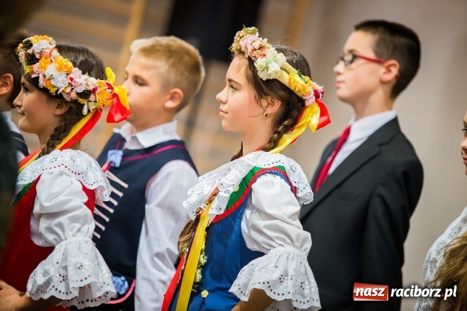 Zdjęcie w galerii na portalu naszraciborz.pl: Miejskie obchody Dnia Edukacji Narodowej. Prezydent wręczył nagrody i wyr&oacute;żnienia wiadomości z regionu