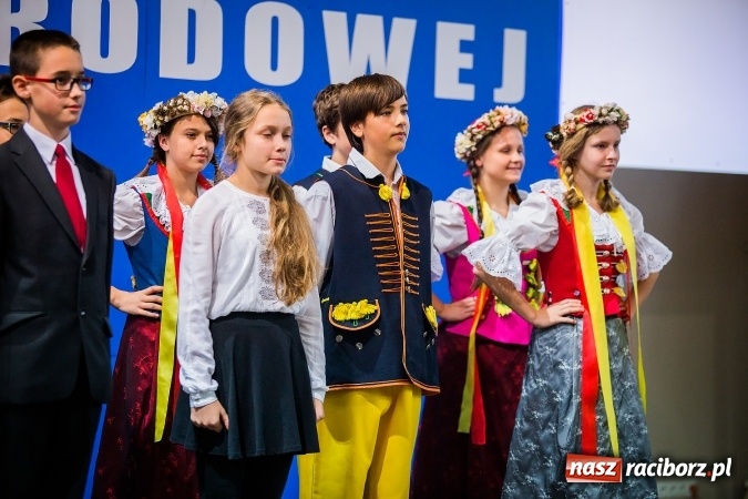 Zdjęcie w galerii na portalu naszraciborz.pl: Miejskie obchody Dnia Edukacji Narodowej. Prezydent wręczył nagrody i wyr&oacute;żnienia wiadomości z regionu