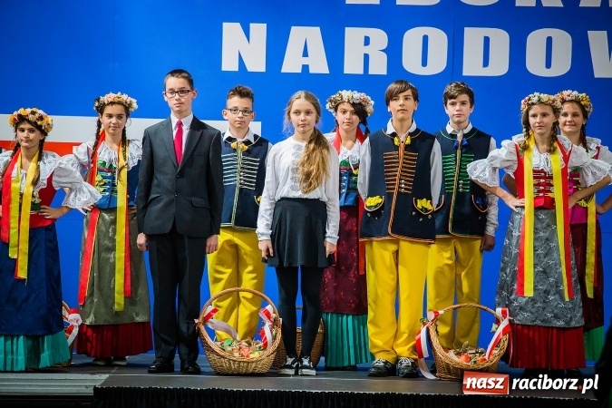 Zdjęcie w galerii na portalu naszraciborz.pl: Miejskie obchody Dnia Edukacji Narodowej. Prezydent wręczył nagrody i wyr&oacute;żnienia wiadomości z regionu