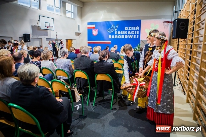 Zdjęcie w galerii na portalu naszraciborz.pl: Miejskie obchody Dnia Edukacji Narodowej. Prezydent wręczył nagrody i wyr&oacute;żnienia wiadomości z regionu