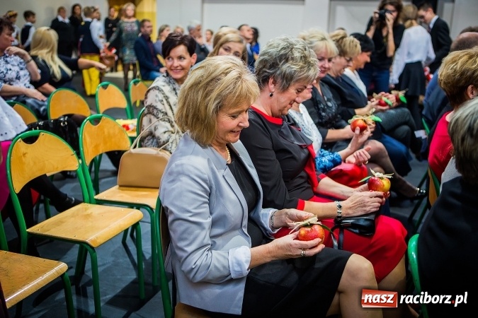 Zdjęcie w galerii na portalu naszraciborz.pl: Miejskie obchody Dnia Edukacji Narodowej. Prezydent wręczył nagrody i wyr&oacute;żnienia wiadomości z regionu