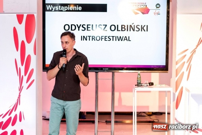 Zdjęcie w galerii na portalu naszraciborz.pl: O projekcie INTRO 2020 w Raciborzu, planach na przyszłość - rozmowa z Odyseuszem Olbińskim wiadomości z regionu