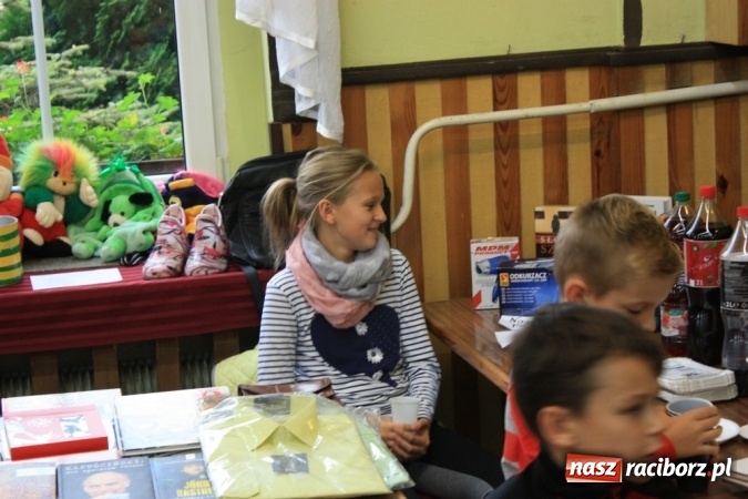 Zdjęcie w galerii na portalu naszraciborz.pl: Obchody XVI Dnia Papieskiego w Domu Kultury w Borucinie wiadomości z regionu