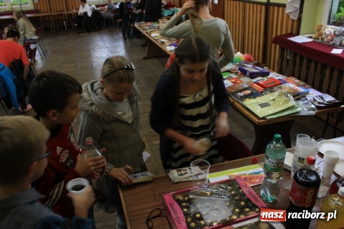 Zdjęcie w galerii na portalu naszraciborz.pl: Obchody XVI Dnia Papieskiego w Domu Kultury w Borucinie wiadomości z regionu