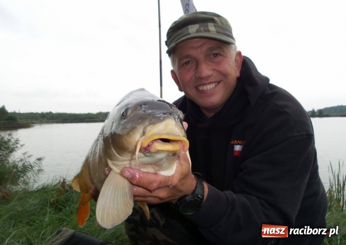 Zdjęcie w galerii na portalu naszraciborz.pl: Jest rekord! Aktywna wędkarska jesień na Babiczoku wiadomości z regionu