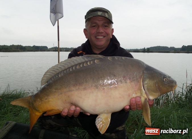 Zdjęcie w galerii na portalu naszraciborz.pl: Jest rekord! Aktywna wędkarska jesień na Babiczoku wiadomości z regionu