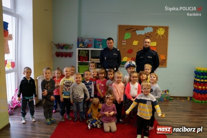 Zdjęcie w galerii na portalu naszraciborz.pl: Policjanci spotkali się z przedszkolakami w Borucinie i w raciborskim Elfiku wiadomości z regionu