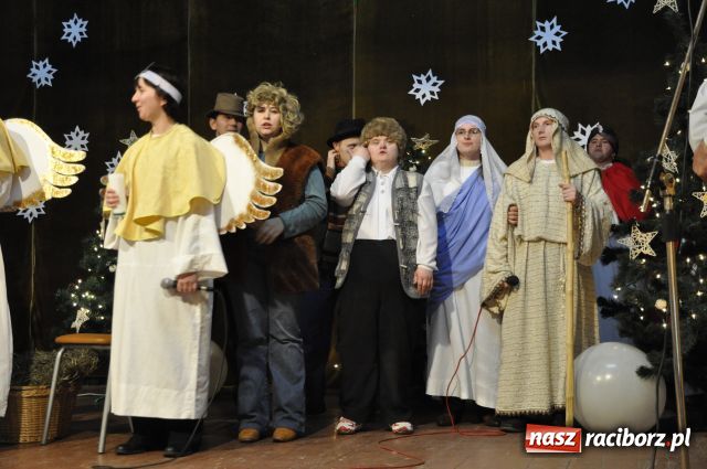 Zdjęcie w galerii na portalu naszraciborz.pl: Tłumy na kiermaszu w Krzanowicach wiadomości z regionu