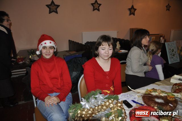 Zdjęcie w galerii na portalu naszraciborz.pl: Tłumy na kiermaszu w Krzanowicach wiadomości z regionu