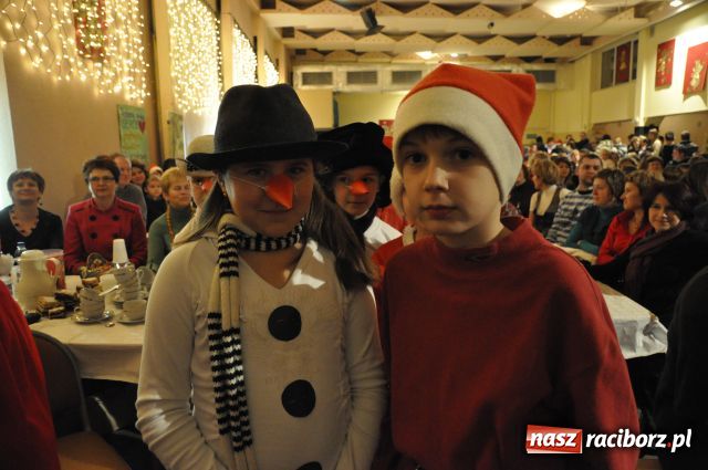 Zdjęcie w galerii na portalu naszraciborz.pl: Tłumy na kiermaszu w Krzanowicach wiadomości z regionu