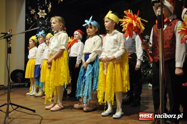 Zdjęcie w galerii na portalu naszraciborz.pl: Tłumy na kiermaszu w Krzanowicach wiadomości z regionu