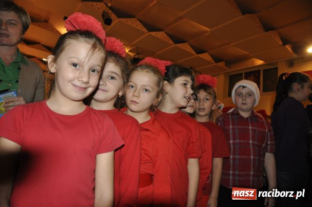 Zdjęcie w galerii na portalu naszraciborz.pl: Tłumy na kiermaszu w Krzanowicach wiadomości z regionu