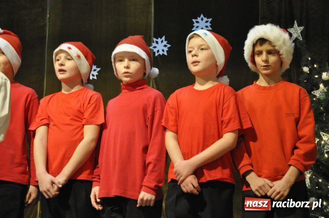 Zdjęcie w galerii na portalu naszraciborz.pl: Tłumy na kiermaszu w Krzanowicach wiadomości z regionu