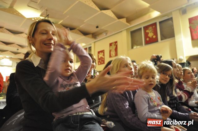 Zdjęcie w galerii na portalu naszraciborz.pl: Tłumy na kiermaszu w Krzanowicach wiadomości z regionu