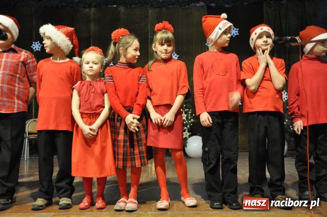 Zdjęcie w galerii na portalu naszraciborz.pl: Tłumy na kiermaszu w Krzanowicach wiadomości z regionu