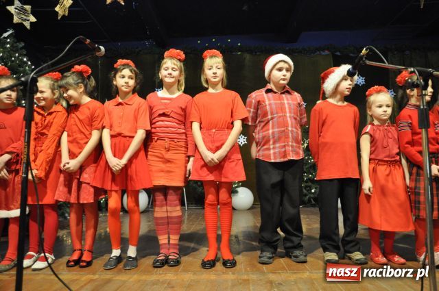 Zdjęcie w galerii na portalu naszraciborz.pl: Tłumy na kiermaszu w Krzanowicach wiadomości z regionu