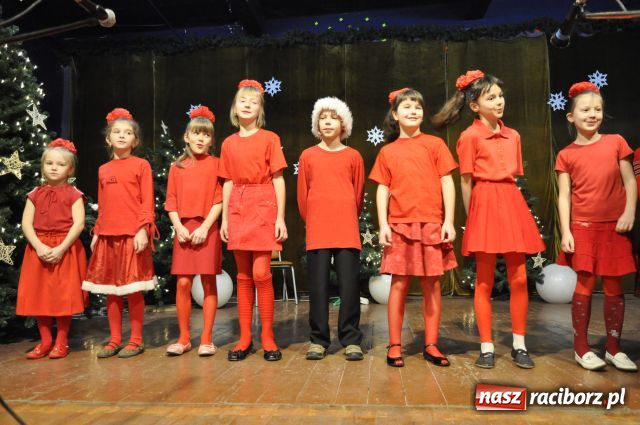 Zdjęcie w galerii na portalu naszraciborz.pl: Tłumy na kiermaszu w Krzanowicach wiadomości z regionu