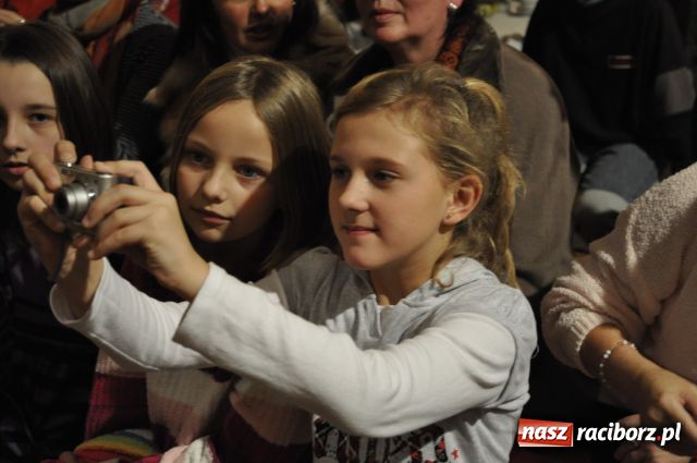 Zdjęcie w galerii na portalu naszraciborz.pl: Tłumy na kiermaszu w Krzanowicach wiadomości z regionu