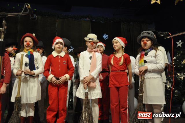 Zdjęcie w galerii na portalu naszraciborz.pl: Tłumy na kiermaszu w Krzanowicach wiadomości z regionu