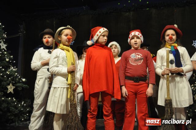 Zdjęcie w galerii na portalu naszraciborz.pl: Tłumy na kiermaszu w Krzanowicach wiadomości z regionu