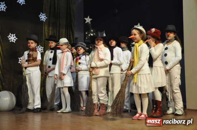 Zdjęcie w galerii na portalu naszraciborz.pl: Tłumy na kiermaszu w Krzanowicach wiadomości z regionu