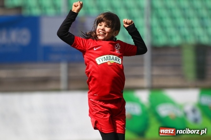 Zdjęcie w galerii na portalu naszraciborz.pl: 320 tysięcy dzieci w XVII edycji Turnieju Z Podwórka na Stadion o Puchar Tymbarku wiadomości z regionu