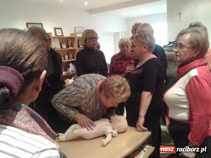 Zdjęcie w galerii na portalu naszraciborz.pl: W biurze poselskim o pierwszej pomocy  wiadomości z regionu