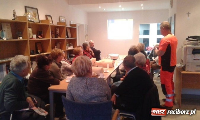 Zdjęcie w galerii na portalu naszraciborz.pl: W biurze poselskim o pierwszej pomocy  wiadomości z regionu