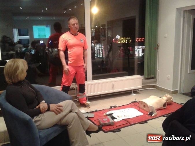 Zdjęcie w galerii na portalu naszraciborz.pl: W biurze poselskim o pierwszej pomocy  wiadomości z regionu