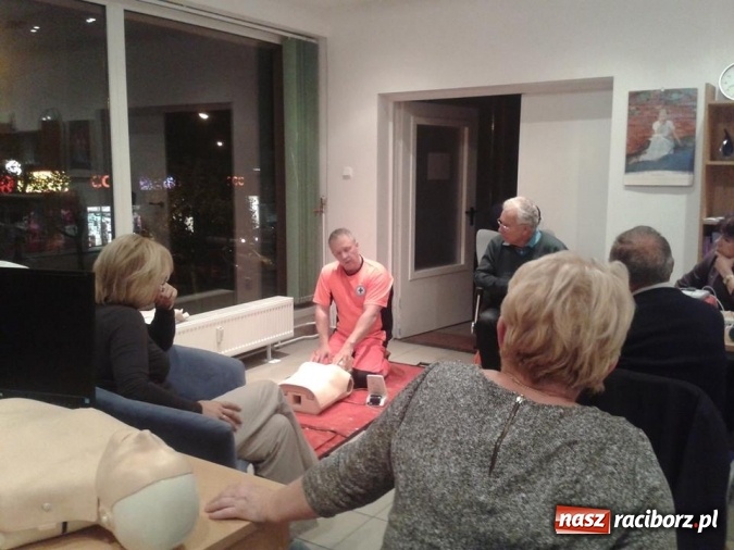 Zdjęcie w galerii na portalu naszraciborz.pl: W biurze poselskim o pierwszej pomocy  wiadomości z regionu