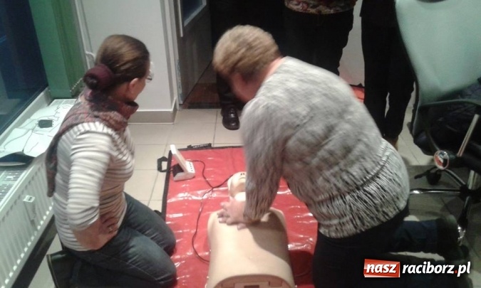 Zdjęcie w galerii na portalu naszraciborz.pl: W biurze poselskim o pierwszej pomocy  wiadomości z regionu