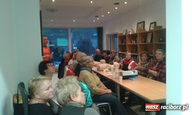 Zdjęcie w galerii na portalu naszraciborz.pl: W biurze poselskim o pierwszej pomocy  wiadomości z regionu