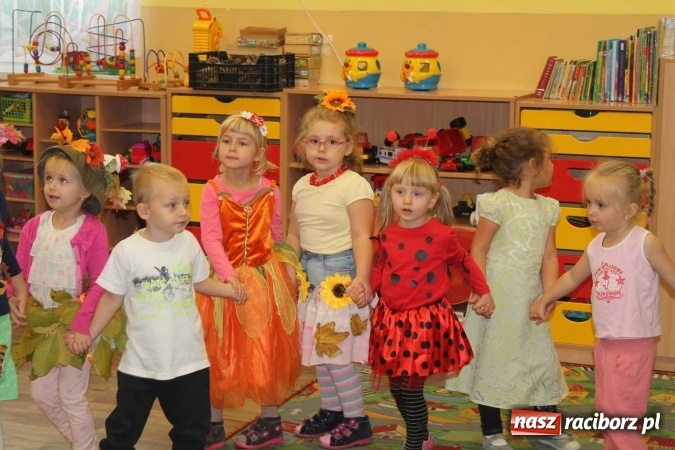 Zdjęcie w galerii na portalu naszraciborz.pl: Jesiennie i kolorowo w Przedszkolu w Sudole  wiadomości z regionu