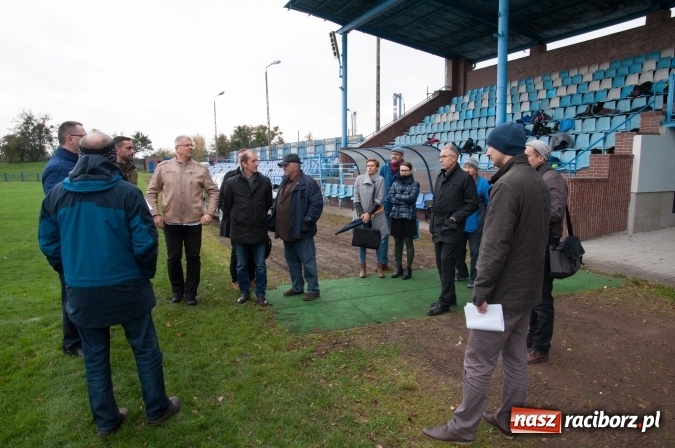 Zdjęcie w galerii na portalu naszraciborz.pl: Radni komisji branżowej z gospodarską wizytą na Srebrnej wiadomości z regionu