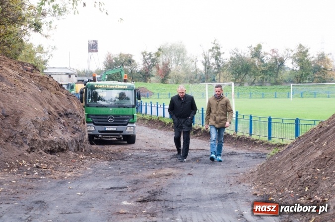 Zdjęcie w galerii na portalu naszraciborz.pl: Radni komisji branżowej z gospodarską wizytą na Srebrnej wiadomości z regionu